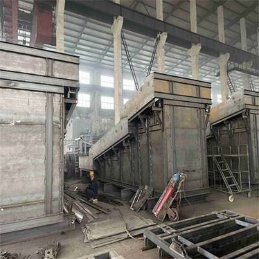 Production process of step grates for waste incineration.